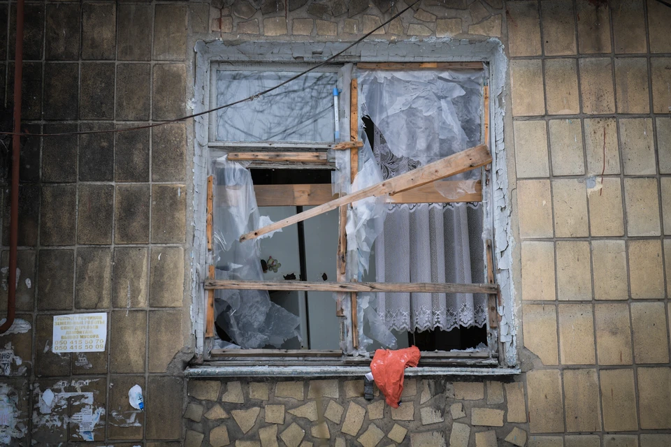 Ударам подверглись предприятия, жилые дома и автомобили. Фото из архива КП
