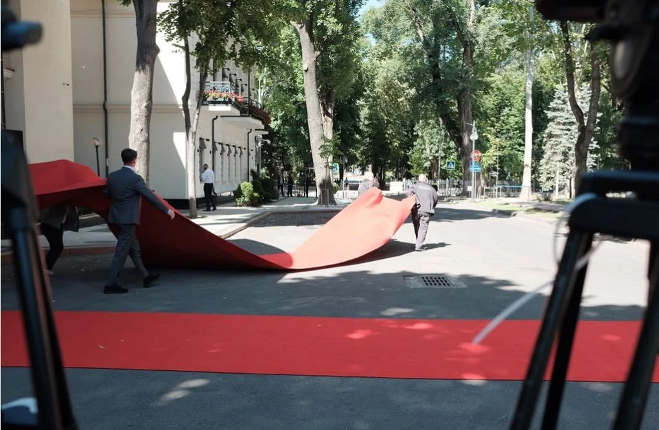 Саммит стал ширмой.