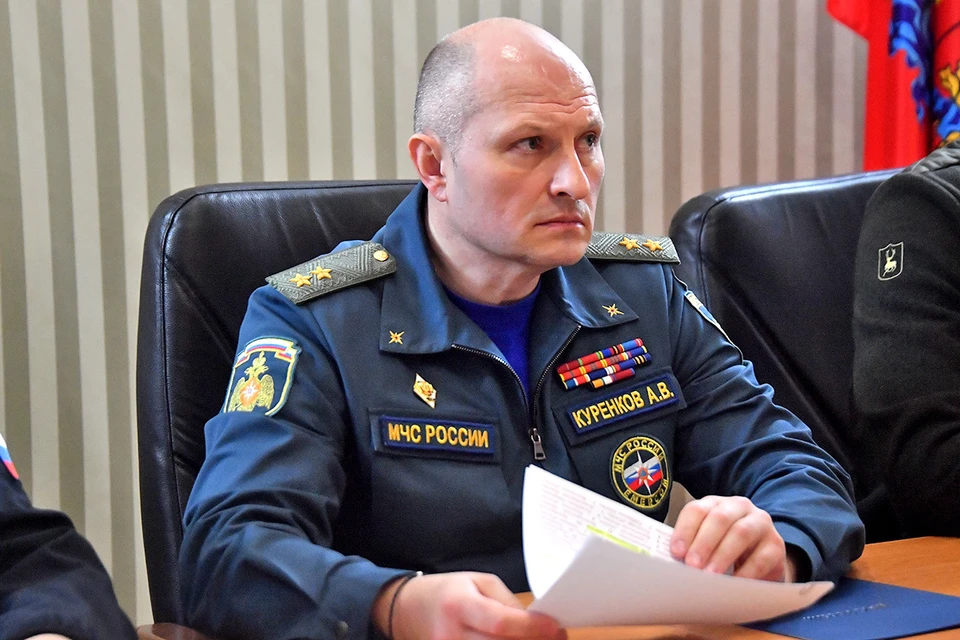 Глава МЧС России Александр Куренков провел в Баку двусторонние переговоры с министром по чрезвычайным ситуациям Азербайджана Кямаледдином Гейдаровым.