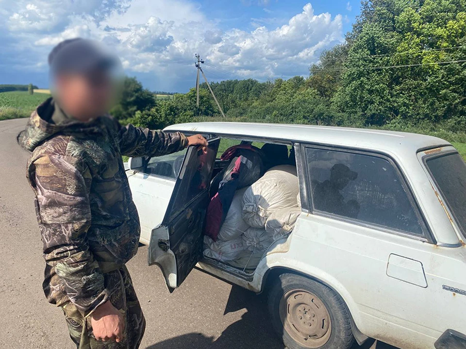 Сотрудники ГАИ остановили на одной из дорог Белгородского района «ВАЗ 2104».