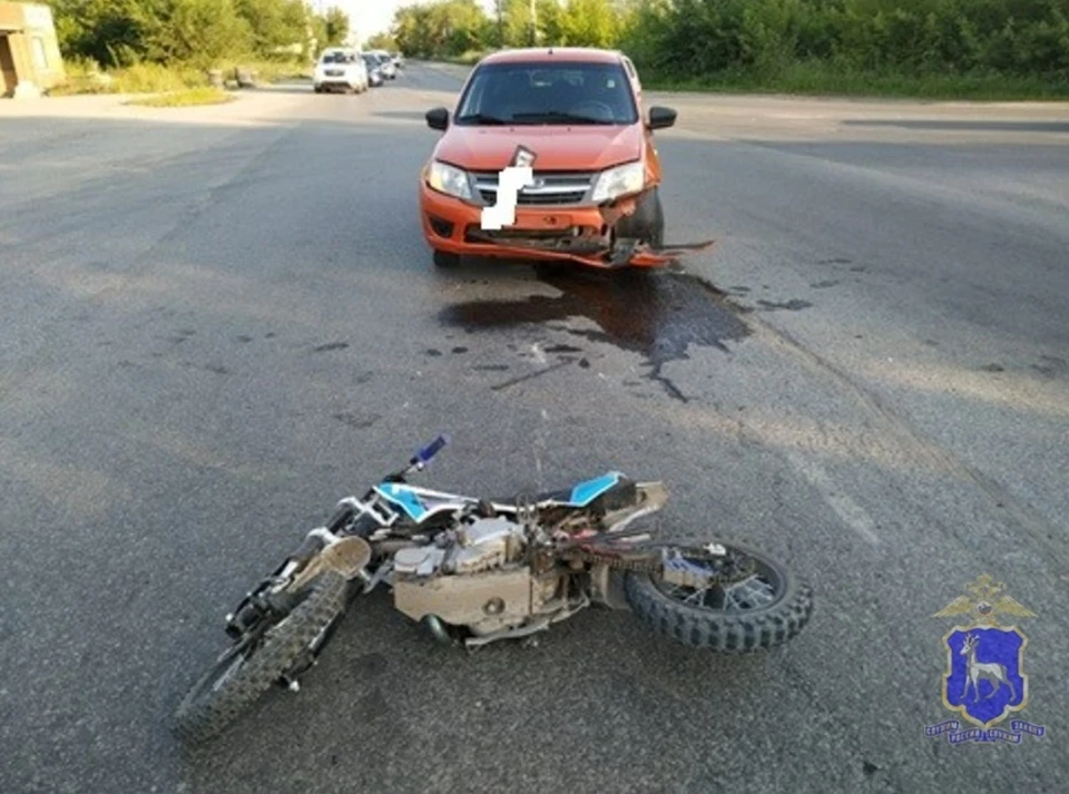 Водитель поворачивал налево и не пропустил мотоцикл.