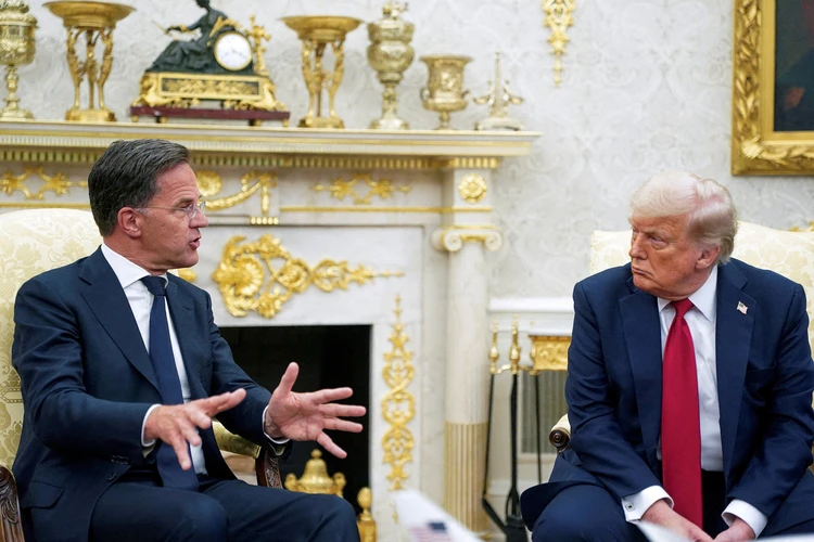 Урсуле Фон дер Ляйен впору плакать: план Трампа вместо России ударил по Европе