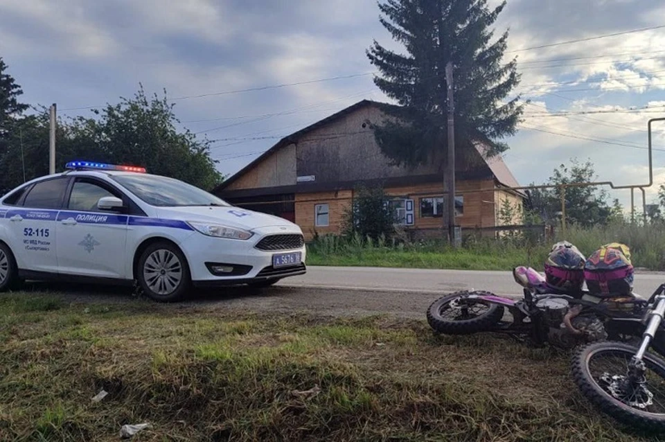 В момент аварии подростки были в мотошлемах. Фото: региональная Госавтоинспекция
