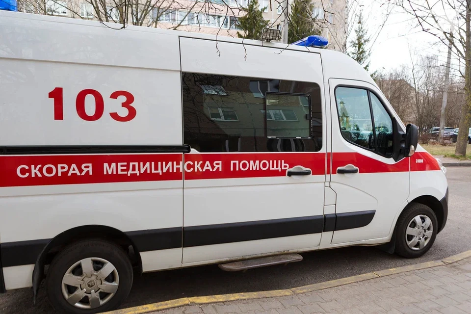 СК сообщил, что в Минске пятилетняя девочка выпала из окна пятого этажа. Снимок носит иллюстративный характер.
