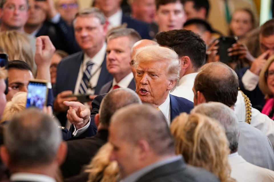 WSJ: Трамп отправил Эпштейну рисунок обнажённой женщины к юбилею