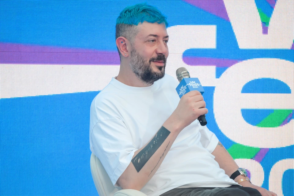 Блогер Артемий Лебедев призвал запретить WhatsApp* в РФ