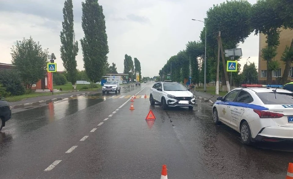 Движение на указанном участке автодороги частично ограничено. Фото управления Госавтоинспекции по Липецкой области.