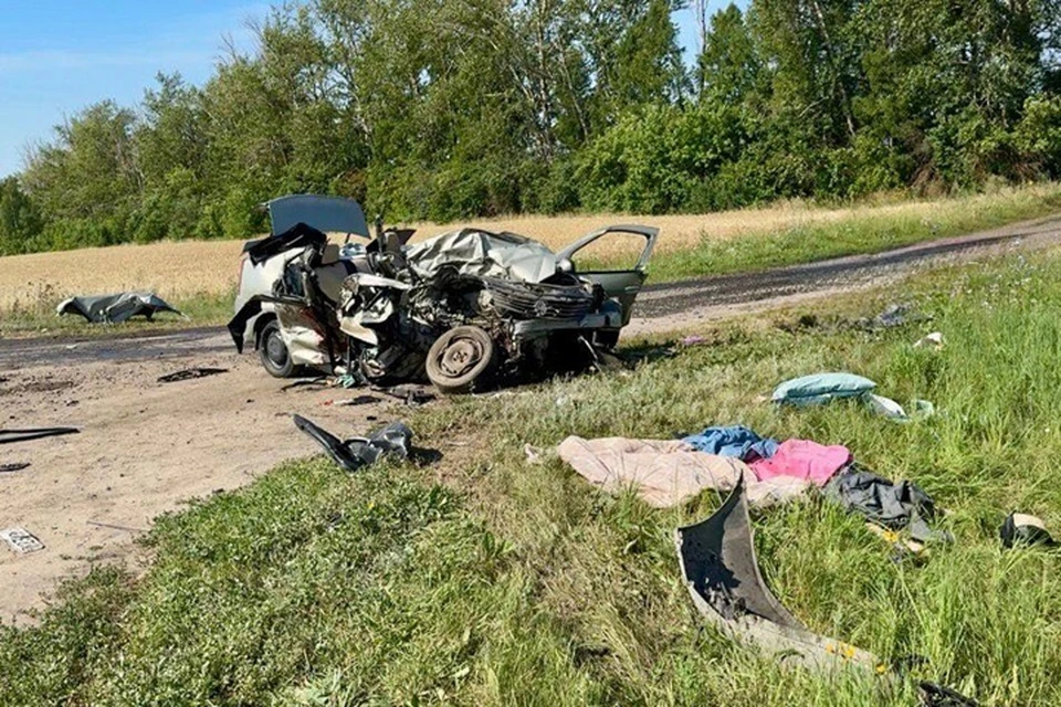 От автомобиля осталась груда металла. Фото: Госавтоинспекция по Пензенской области