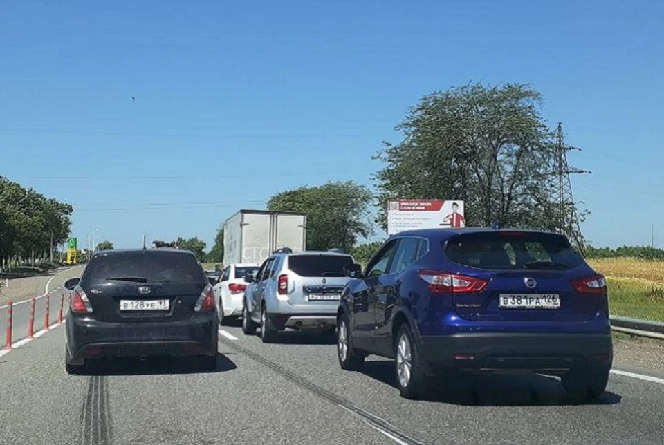 Пробка на дороге опасна в жару