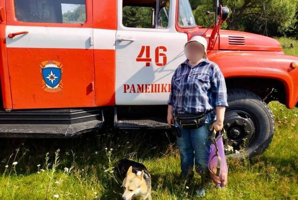 Заблудившуюся в лесу женщину оперативно нашли спасатели. Фото: ГУ МЧС России по Тверской области