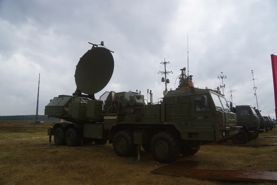 После атаки беспилотников в Ростовской области загорелась трава.