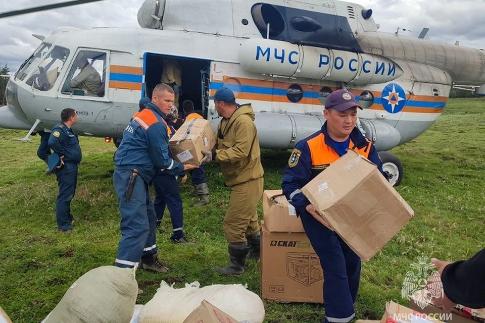 Айсен Николаев: выплаты пострадавшим от паводка в Якутии нужно ускорить. Фото: МЧС Якутии