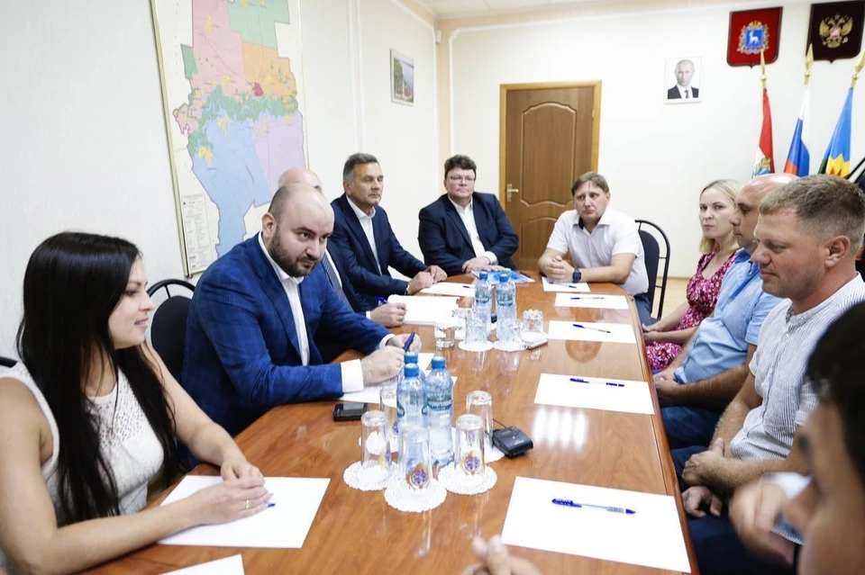 Губернатор провел встречу с местными жителями. Фото: пресс-служба Правительства Самарской области