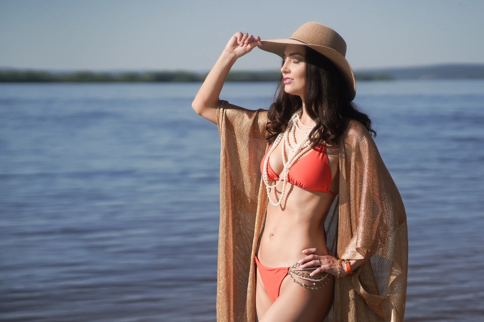 По данным синоптиков, температура воды в акватории Приморья в среднем составляет около +27°С.