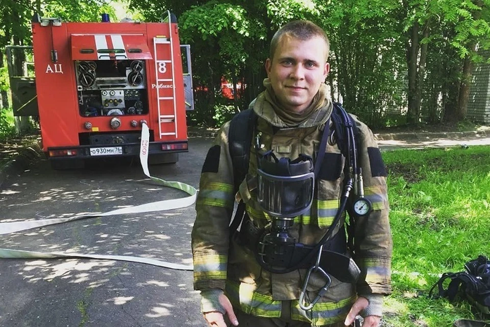 Спасатель-герой вытащил из воды двоих.