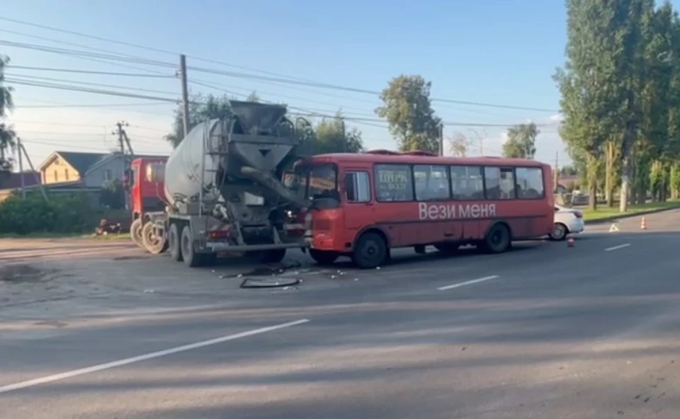 Три человека пострадали в ДТП с маршруткой в Нижнем Новгороде.
