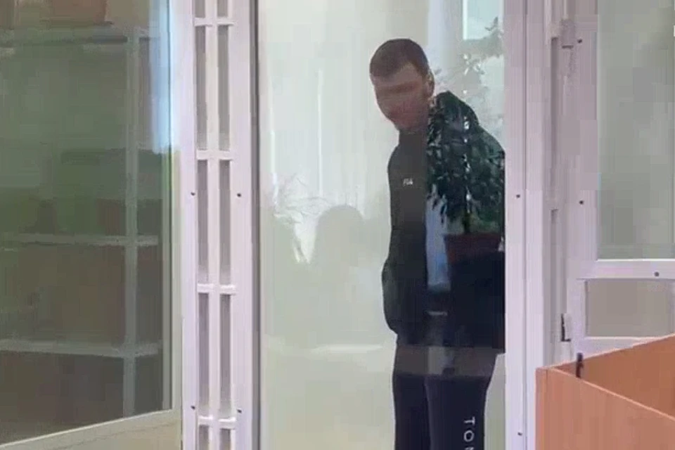 Мужчина останется под стражей до 1 октября.