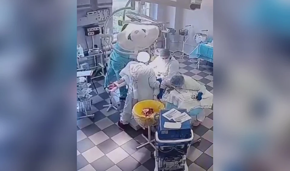 Благодаря врачам пациент не пострадал. Фото: скриншот видео из телеграм-канала министра здравоохранения Камчатки Олега Мельникова.