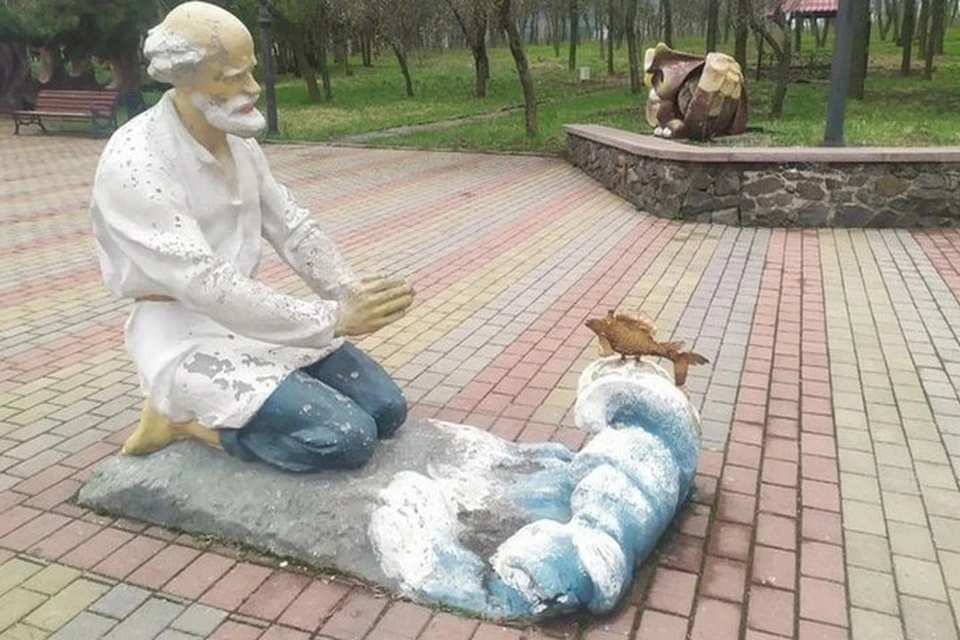 «Поляна сказок» в парке Ленкома Донецка