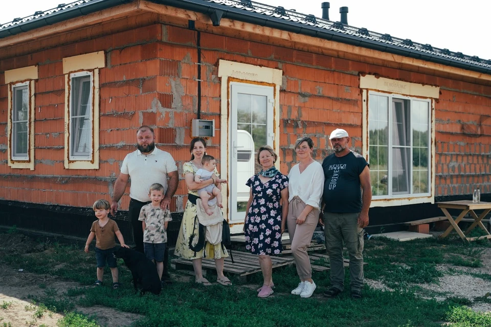 Сегодня семья Штаймец своими руками строит четыре дома.