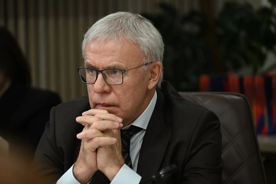 Вячеслав Фетисов высказал свое мнение, по поводу неучастия Игоря Никитина в Параде чемпионов.
