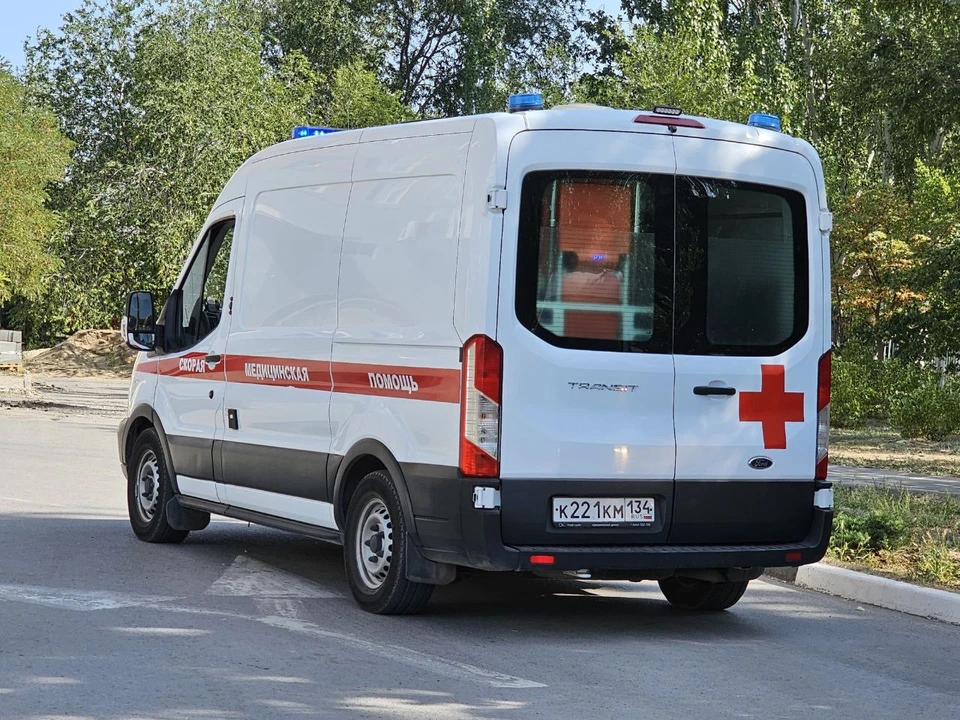 Не ставьте себе диагноз сами, вызывайте врача.