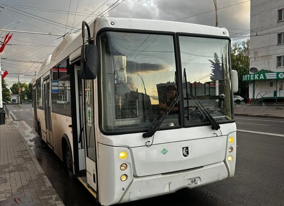 Пенсионерка не успела выйти из автобуса и упала