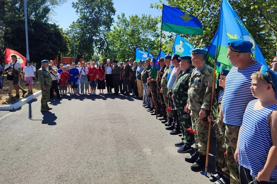 В Мариуполе отметили День Воздушно-десантных войск. Фото: Администрация Мариуполя