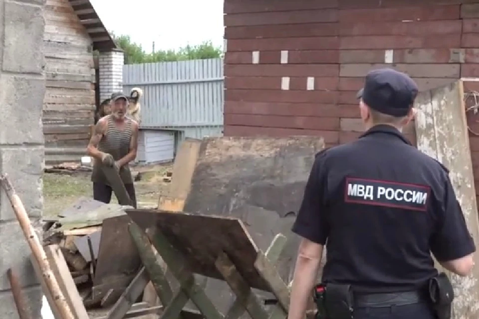 Рейд по местам проживания представителей кочевого народа прошел на юго-западе Петербурга. Фото: ГУ МВД России по Санкт-Петербургу и Ленобласти