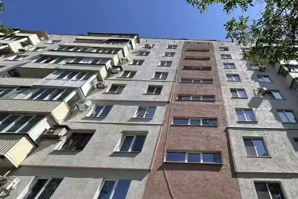 В Мариуполе восстановили многоэтажку, пострадавшую от обстрелов ВСУ. Фото: РКС-НР