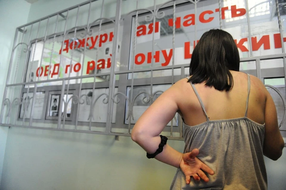 Студентка колледжа испугалась и перевела деньги мошенникам.