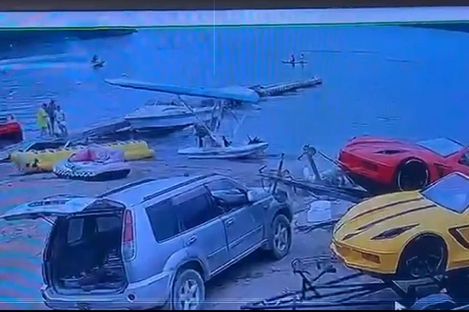 Пострадавших девочек доставили в больницу. Фото: принтскрин видео Дальневосточной транспортной прокуратуры.