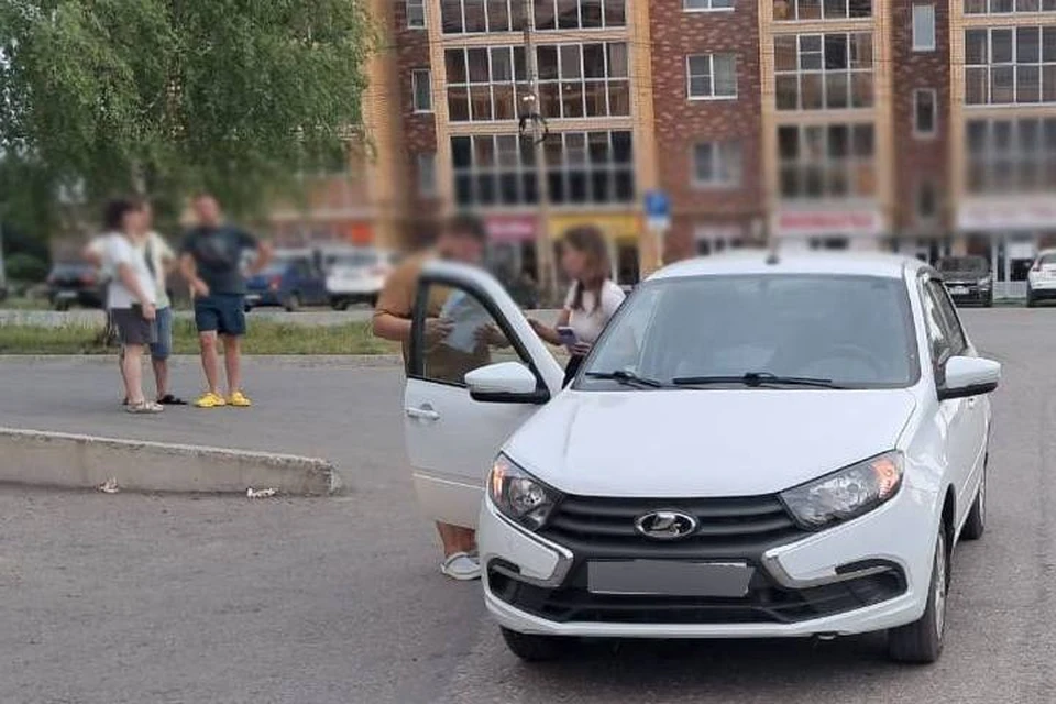 Ребенок двигался по линии тротуара на тротуаре. Фото: Госавтоинспекция Удмуртии