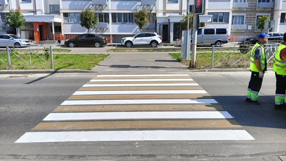 За сутки в Ульяновске заново нанесли дорожную разметку на 13 улицах. ФОТО: тг-канал Правый берег (Ульяновск)