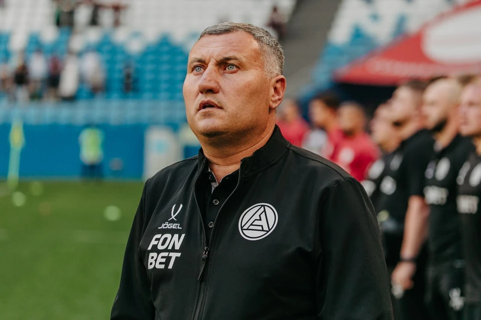 Заур Тедеев заявил, что «Акрону» не хватает игроки на два турнира/Фото: ФК «Акрон» (Тольятти)