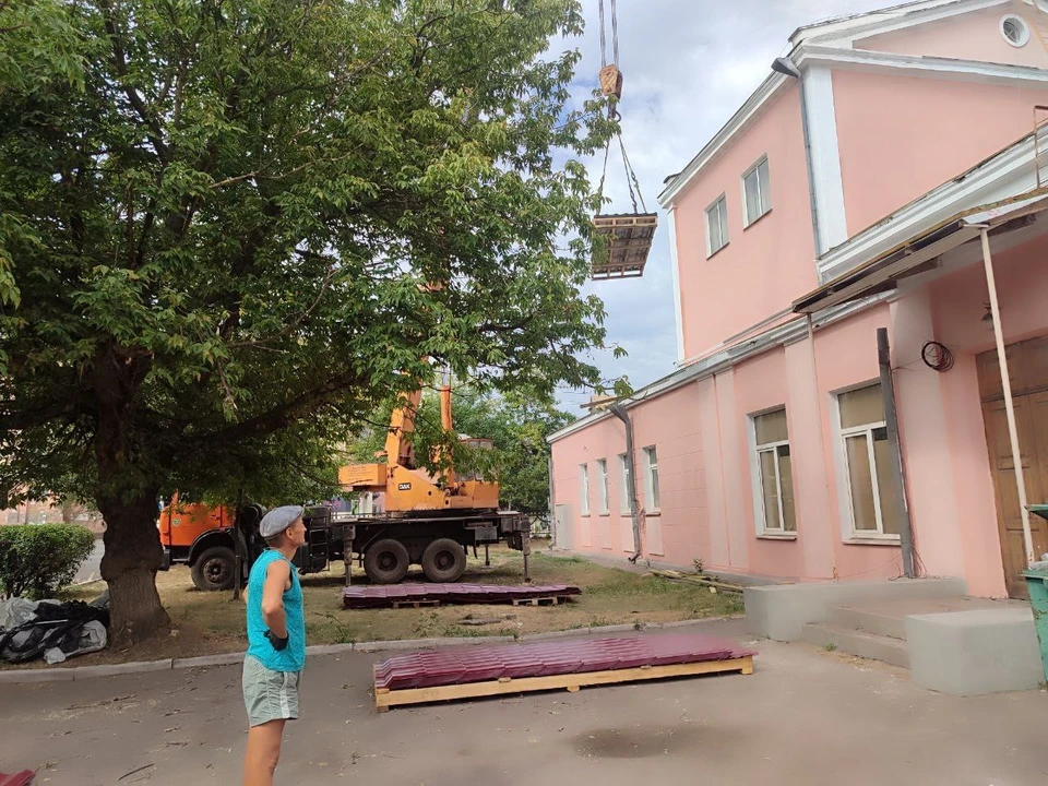 Шеф-регион ремонтирует ДК химиков в Алчевске. Фото: Светлана Гребенькова