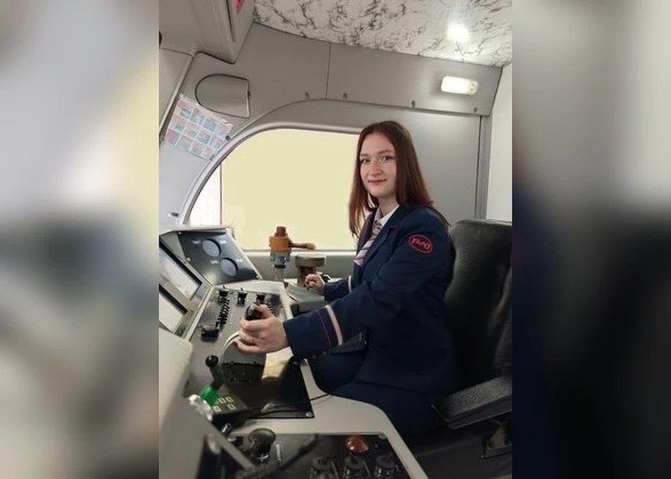 Женщина впервые стала машинисткой электропоезда на Горьковской железной дороге. Фото: ГЖД.