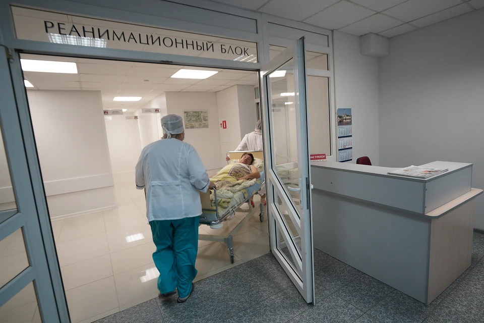 Врачи прилагают все усилия, чтобы спасти рабочих