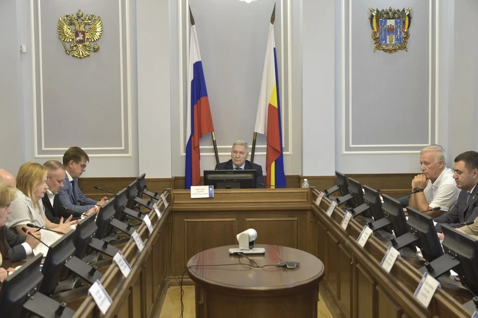 Домами, находящимися под непосредственным управлением, фактически обычно никто не занимается.