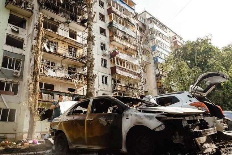 Последствия атаки ВСУ на Курск 15 августа: повреждены 11 жилых домов, 50 автомобилей, школа, детсад и поликлиника