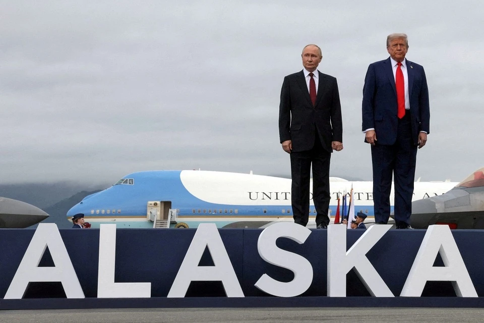 Трамп передал Путину письмо от супруги Меланьи на встрече в Анкоридже