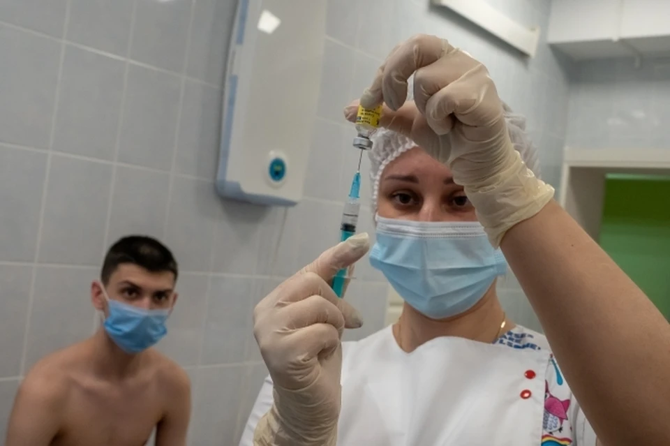 Жителей Уфы призвали привиться от коронавируса и гриппа