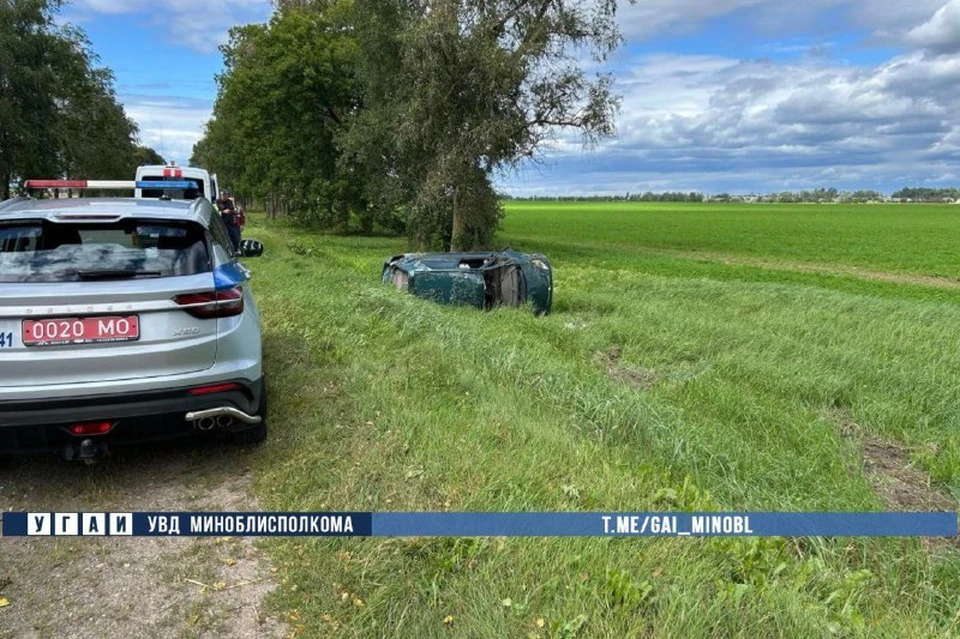 Пенсионер в Citroen погиб под Слуцком, когда его авто несколько раз опрокинулось. Фото: телеграм-канал ГАИ Минщины