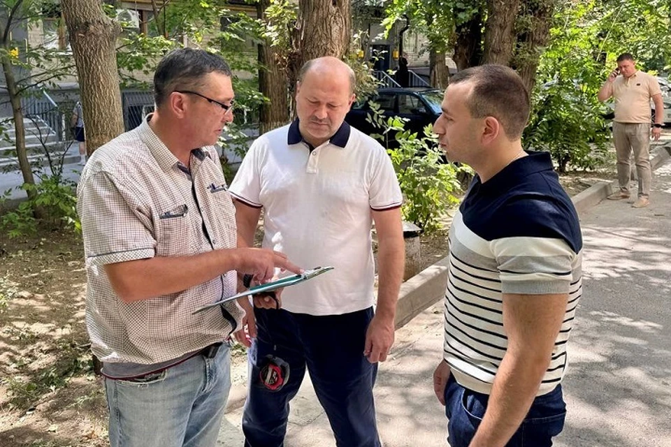 Александр Скрябин лично проконтролировал ход восстановительных работ. Фото: телеграм-канал главы Ростова-на-Дону Александра Скрябина