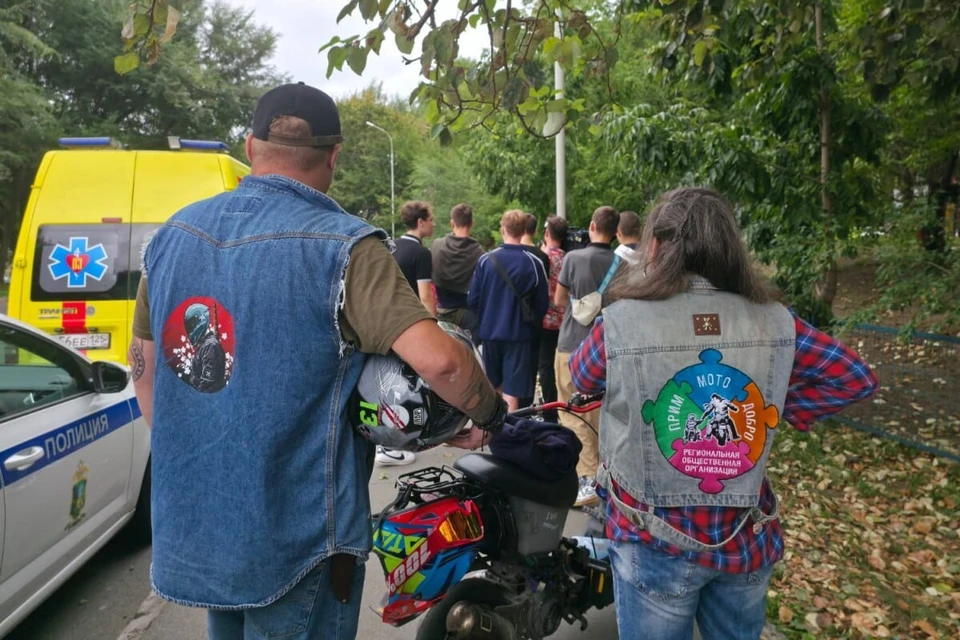 Полицейским в профилактической работе с молодежью помогают местные байкеры. Фото: пресс-служба УМВД России по Приморскому краю.