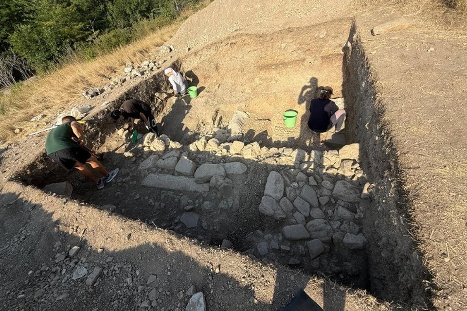 В Старом Крыму студенты ведут археологические раскопки. Фото: Эмиль Сейдалиев