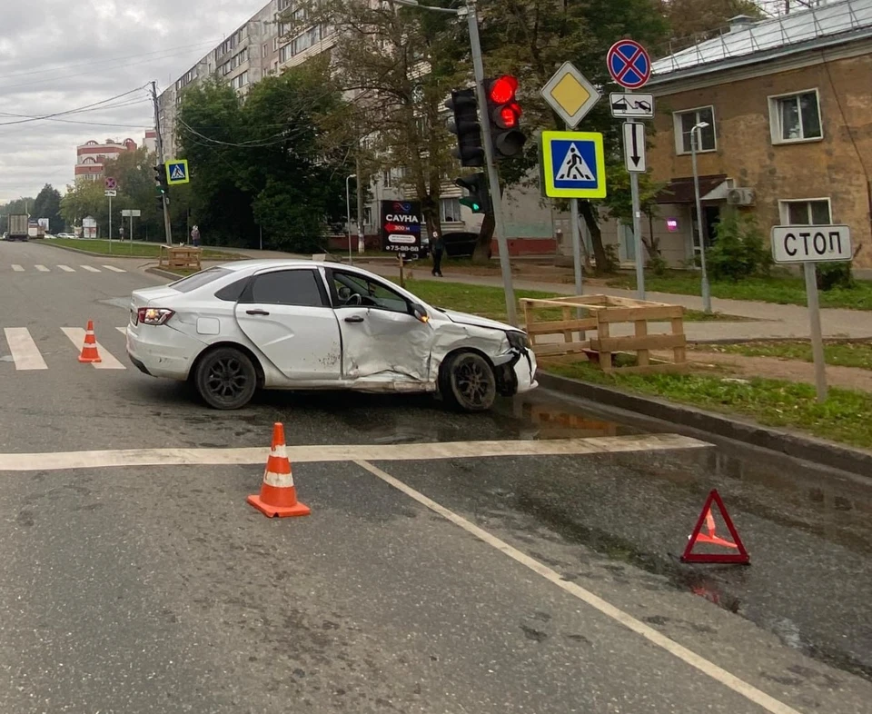 Авария произошла на улице Дзержинского. Фото: Госавтоинспекция Кировской области