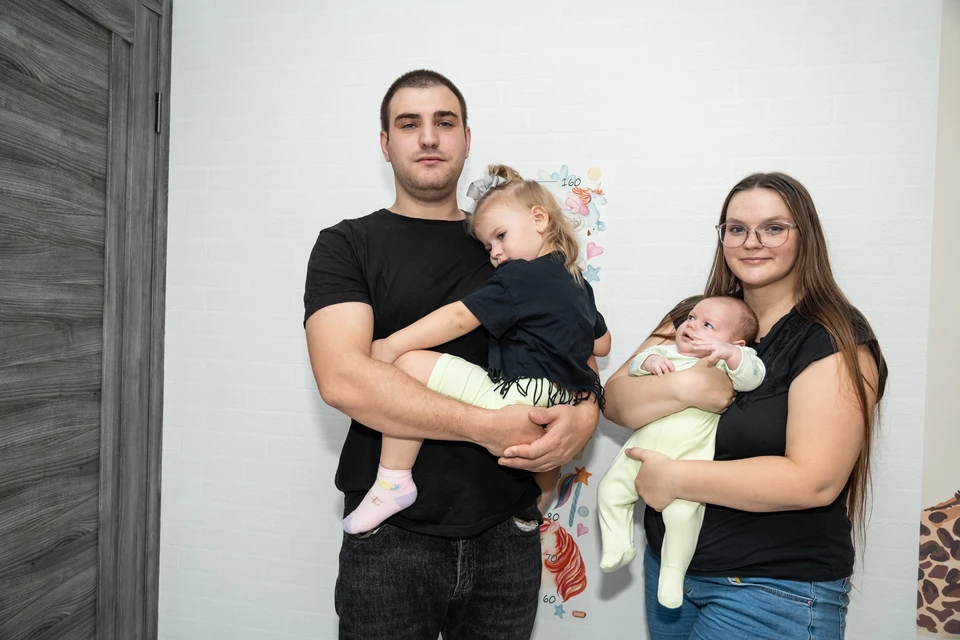 Молодых родителей поздравили с пополнением