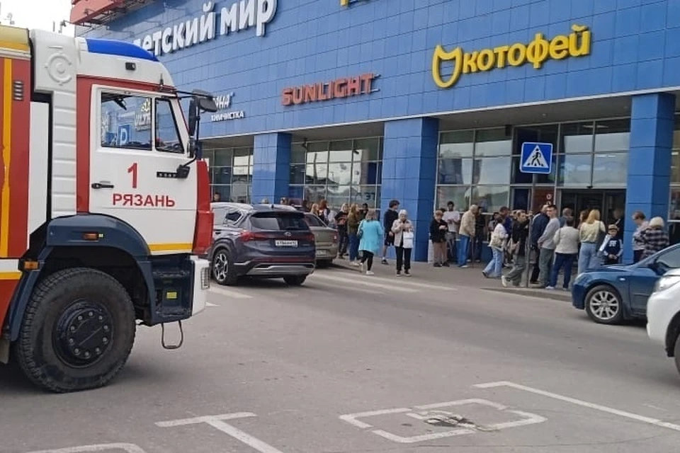 В торговом центре «Круиз» прошла эвакуация посетителей и персонала. Фото: mediaryazan.ru