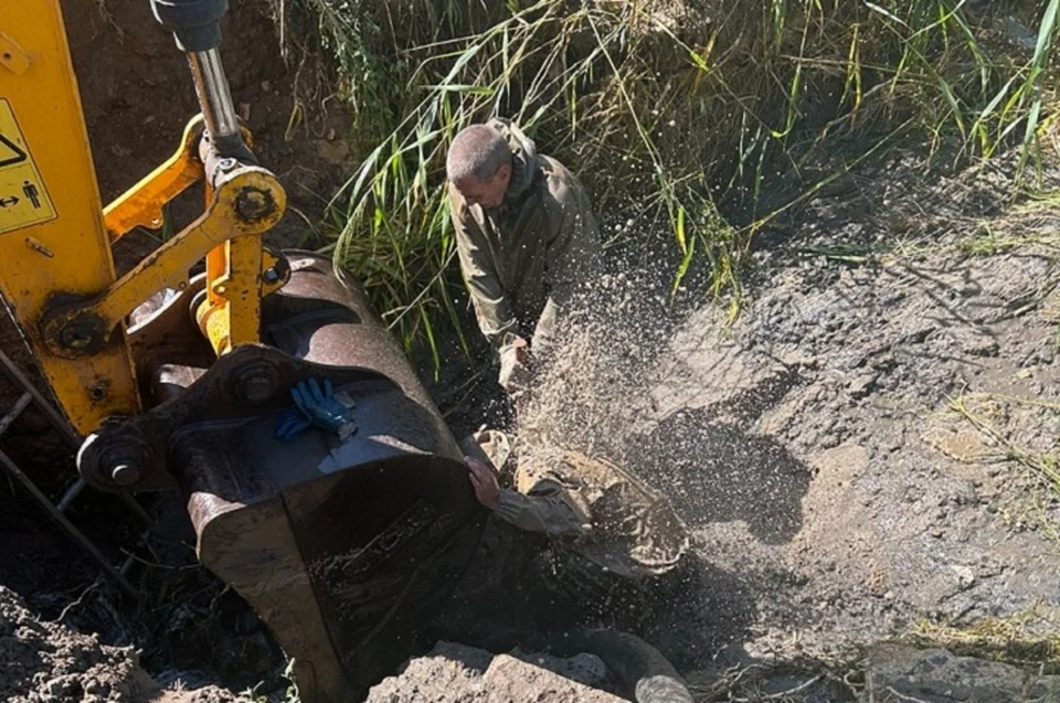 Ремонтная бригада оперативно устранила пять аварий на магистральных водоводах диаметром 1200 мм, уложившись всего в один день. Фото: Минстрой ДНР